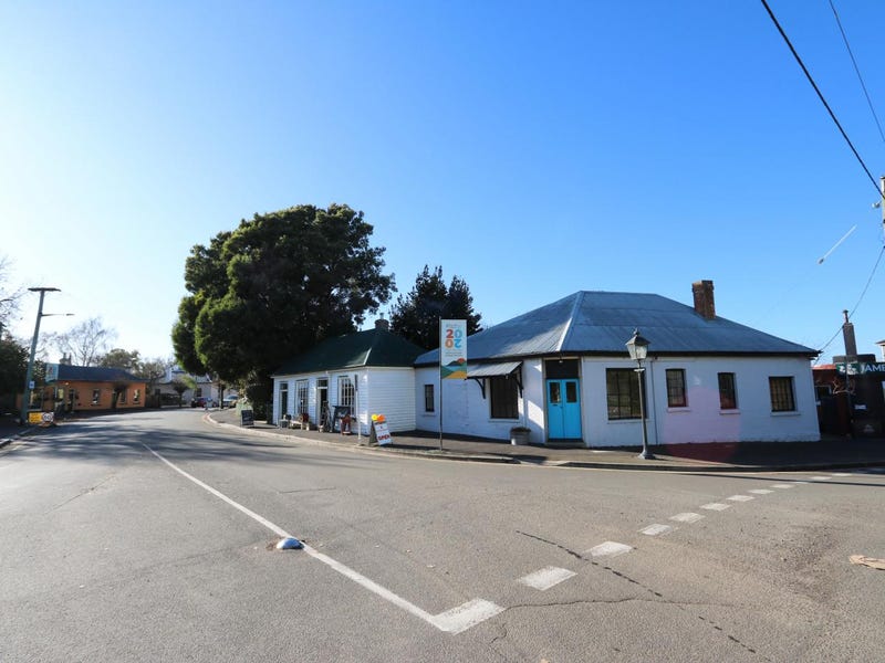 1/2 Russell Street, EVANDALE, TAS, 7212